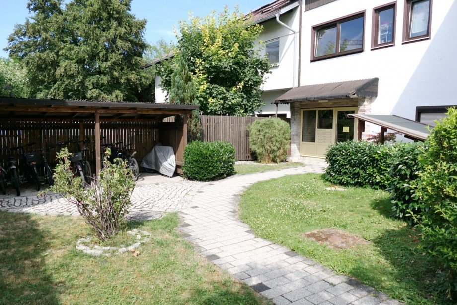 02-Vorgarten-Eingang Erdgeschosswohnung Geretsried