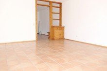 10-Wohnzimmer Bezugsfrei: Gut geschnittene 2-Zimmer-Wohnung mit Terrasse
