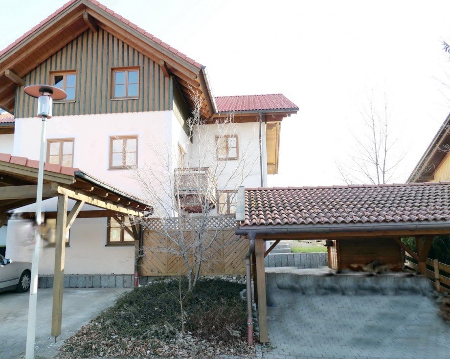 32-Ansicht-mit-Doppel-Carport Erdgeschosswohnung Lenggries