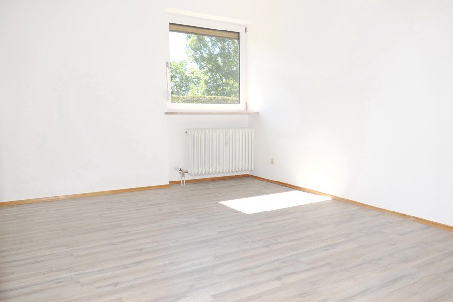 04-Schlafzimmer Erdgeschosswohnung Bad T�lz