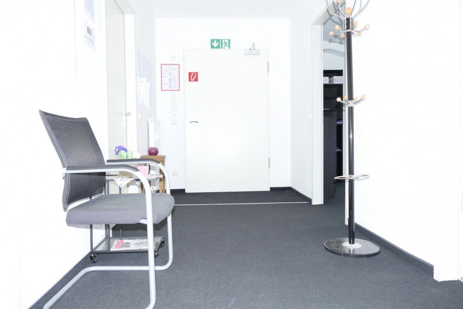 05-Wartebereich-Flur B�rohaus Bad T�lz