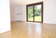 14-Wohnzimmer Ger�umiger Bungalow (erweiterbar) auf park�hnlichem Grundst�ck