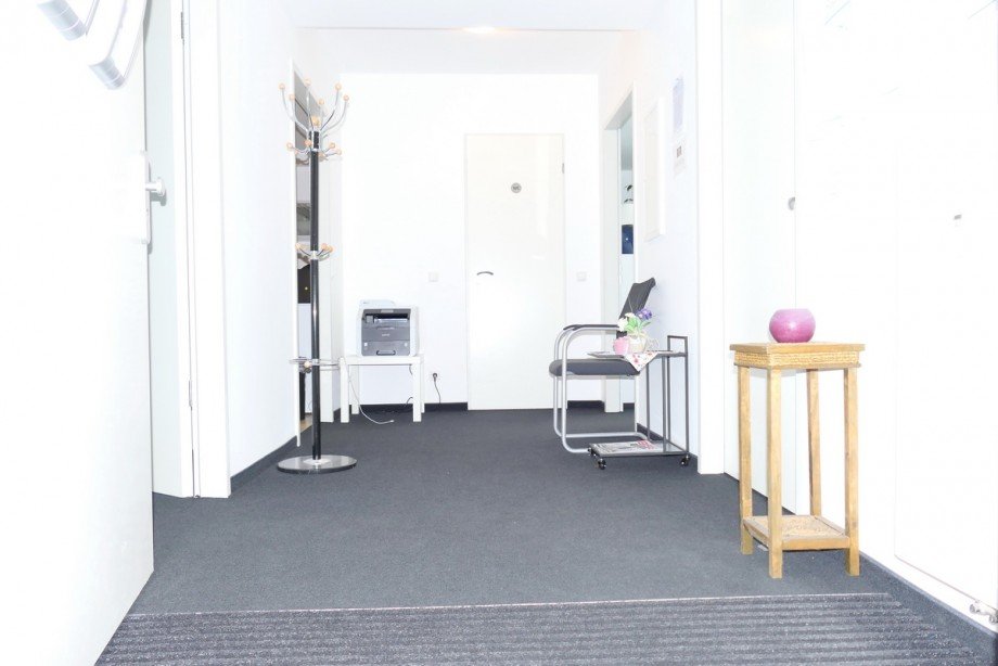 04-Wartebereich-Flur B�rohaus Bad T�lz