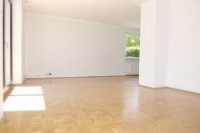 12-Wohnzimmer Ger�umiger Bungalow (erweiterbar) auf park�hnlichem Grundst�ck