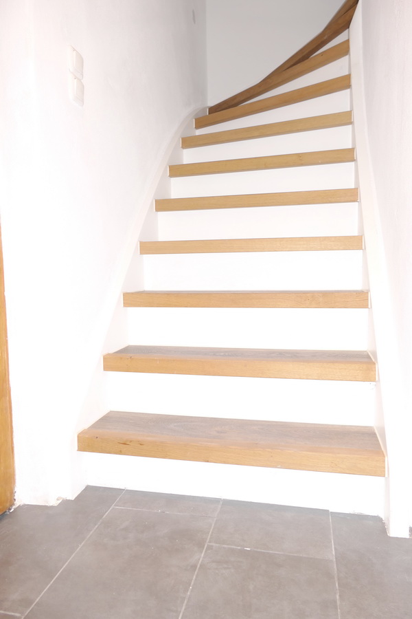 07-Treppe-ins-OG Reihenmittelhaus Bad T�lz