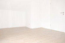 10-Kinderzimmer Bezugsfrei: Neu saniertes Reihenhaus mit drei Zimmern + Wohnk�che