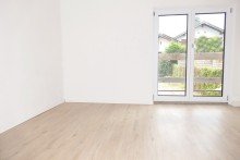 02-Wohnzimmer Bezugsfrei: Neu saniertes Reihenhaus mit drei Zimmern + Wohnk�che
